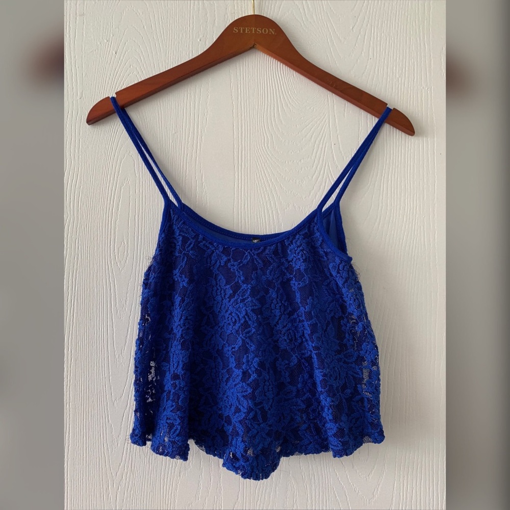 Cute blue lace crop top
